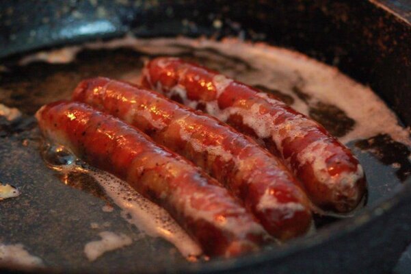 Chiên là cách ăn lạp sườn thơm ngon, hấp dẫn